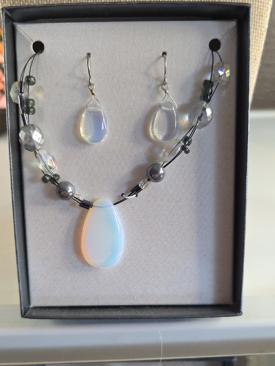 Unsigned Jewelry - Opalite Teardrop Necklace and Earring Set - White Opalescent